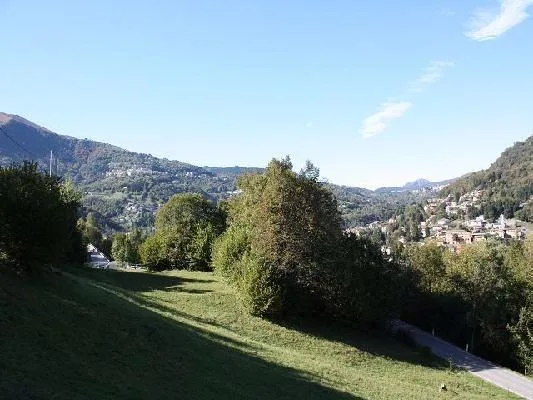 3-Zimmer-Rustico zum Ausbauen mit grosser Wiesenfläche an sehr ruhi...