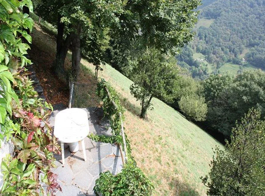 5 1/2-Zimmer-Rustico an Alleinlage mit 10000 m2 Wiesland sehr sonni...