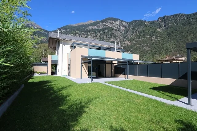 luxuriöse Neubau-Villetta mit herrlicher Aussicht