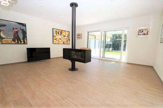 luxuriöse Neubau-Villetta mit herrlicher Aussicht – Foto 11 von 13