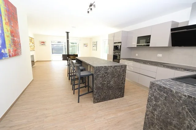 luxuriöse Neubau-Villetta mit herrlicher Aussicht – Foto 9 von 13