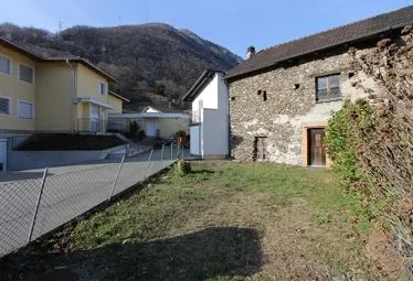 Hausteil zum Ausbauen mit Garten