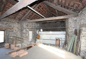 Hausteil zum Ausbauen mit Garten