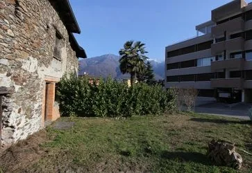 Hausteil zum Ausbauen mit Garten