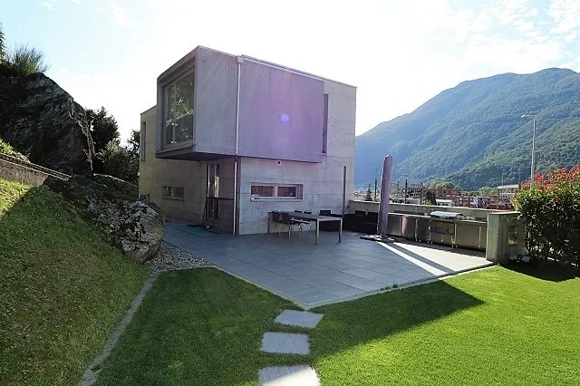 Design-Villetta mit grossem Garten und schöner Aussicht – Foto 7 von 12