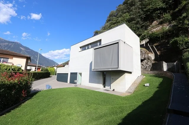 Design-Villetta mit grossem Garten und schöner Aussicht – Foto 9 von 12
