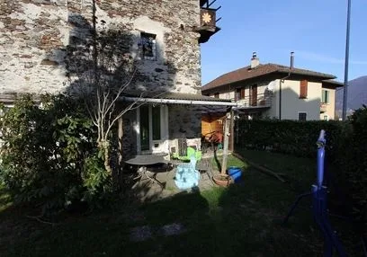 Dorfhausteil mit Garten und Aussicht – Foto 8 von 12