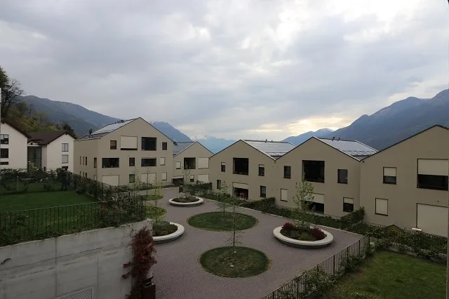 modern, grosszügig, hell / moderna, luminoso e soleggiata