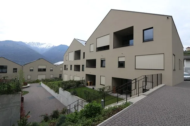 modern, grosszügig, hell / moderna, luminoso e soleggiata