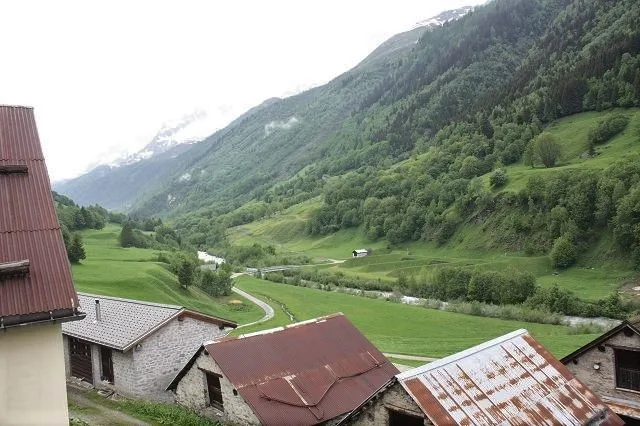 grosses Dorfhaus mit Garten und Aussicht – photo 2 of 11