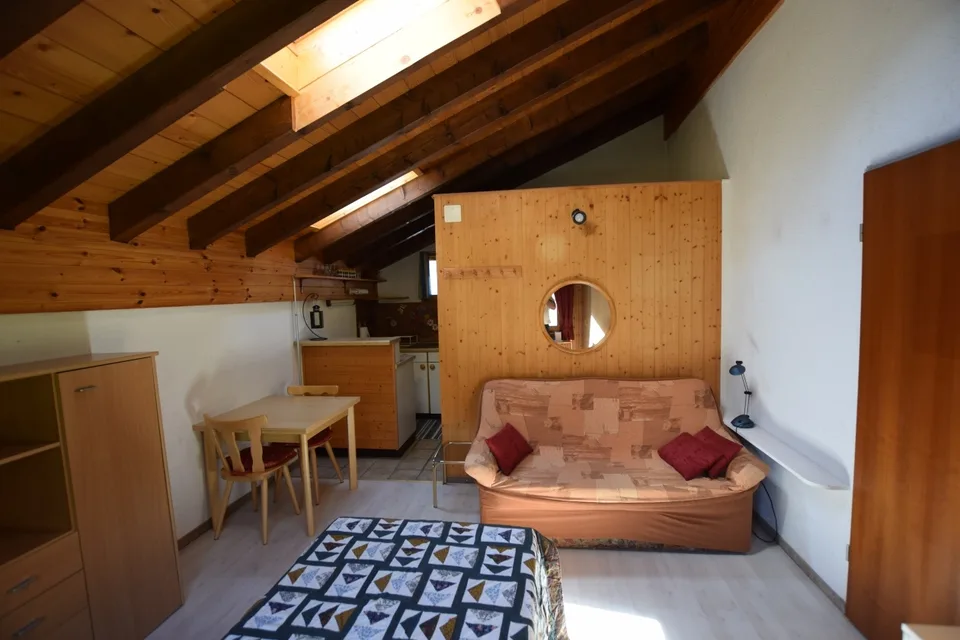 Dachgeschosswohnung mit bester Infrastuktur