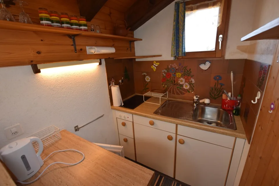 Dachgeschosswohnung mit bester Infrastuktur – photo 8 of 11