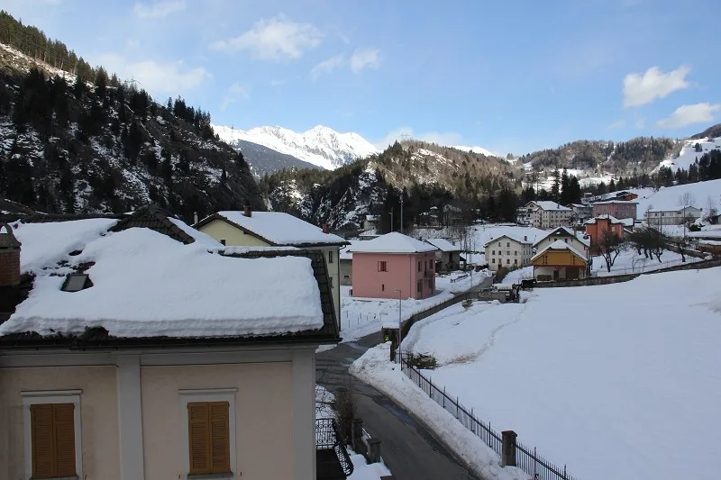 4-Familienhaus mit Garten, Grotto, Studio und schöner Aussicht