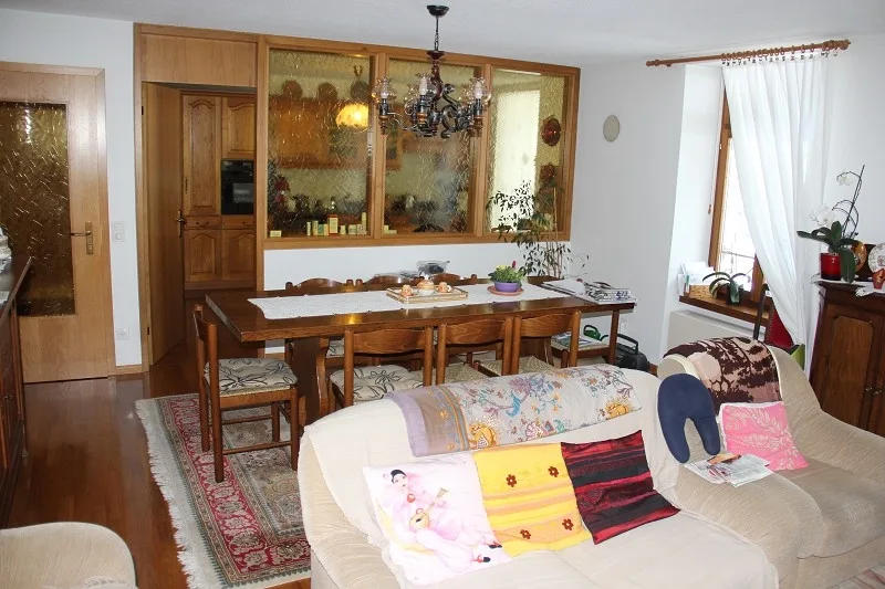 4-Familienhaus mit Garten, Grotto, Studio und schöner Aussicht