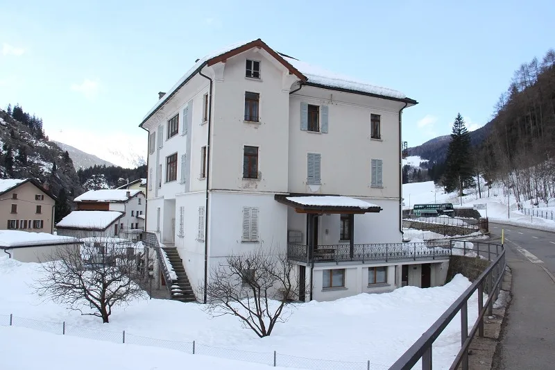 4-Familienhaus mit Garten, Grotto, Studio und schöner Aussicht