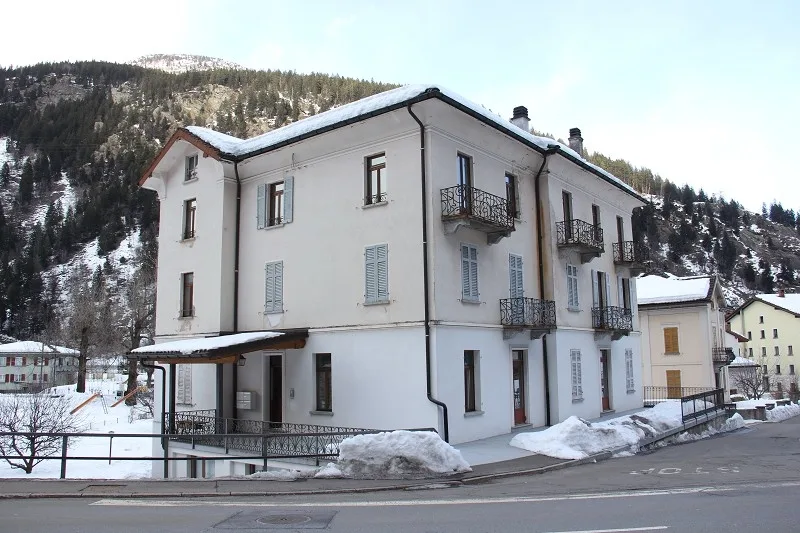 4-Familienhaus mit Garten, Grotto, Studio und schöner Aussicht