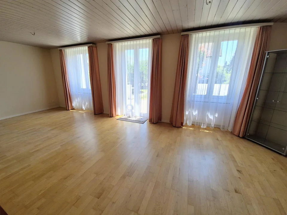 5 ½ - Zimmer Erdgeschosswohnung in Gunzgen – viel Raum zum Leben