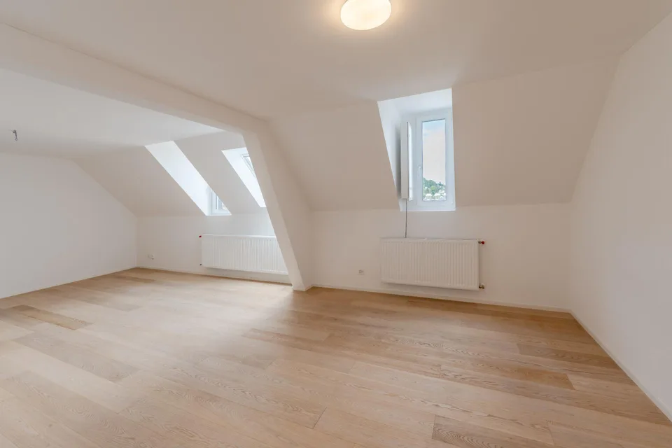 MAISONETTE-DACHWOHNUNG MIT PRIVATER DACHTERRASSE - ERSTBEZUG