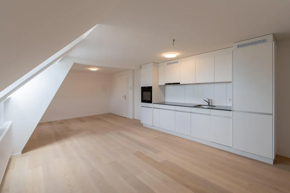 MAISONETTE-DACHWOHNUNG MIT PRIVATER DACHTERRASSE - ERSTBEZUG