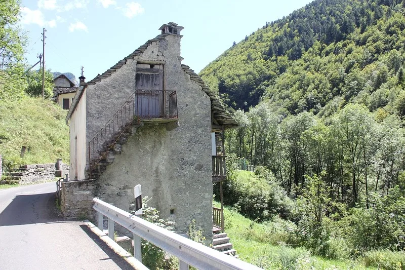 Rustico zum Ausbauen mit viel Umschwung