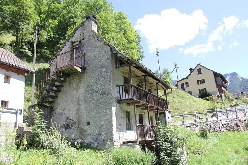Rustico zum Ausbauen mit viel Umschwung