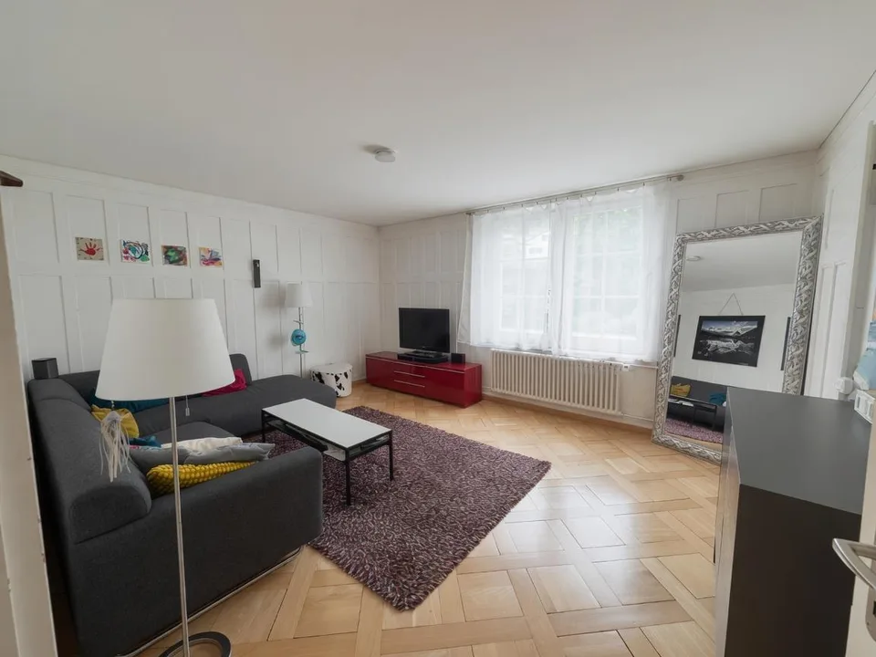 Charmante 4-Zimmer-Wohnung im gepflegten Altbau