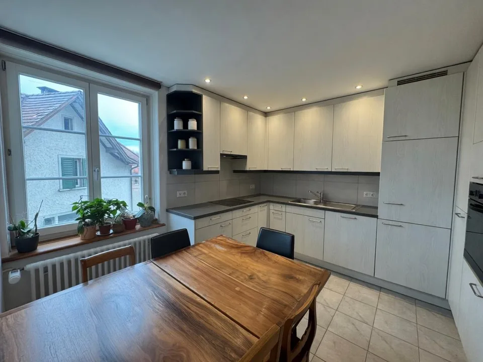 Charmante 4-Zimmer-Wohnung im gepflegten Altbau