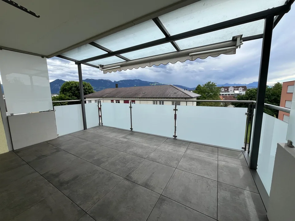 3 1/2 Zi. Wohnung sucht den sympatischen Mieter / rin.
