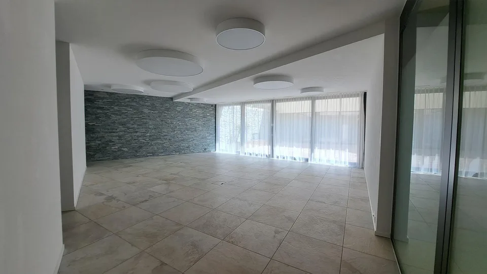 Attraktives Büro/Atelier 90 m² mit Küche an der Guggistrasse 14 a
