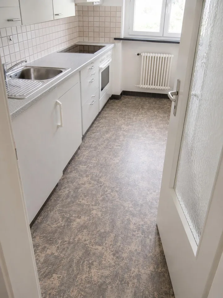Appartement 2 pièces lumineux au rez-de-chaussée inférieur