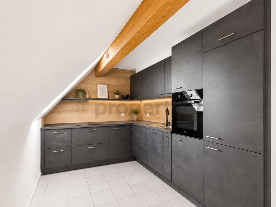 Charmante 4-Zimmer-Maisonette-Wohnung mit Dachgeschoss-Charme in Fe...