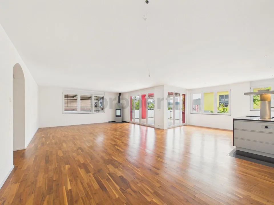 Grosszügige 5.5-Zimmer-Wohnung mit Balkon, Wilen b. Wil