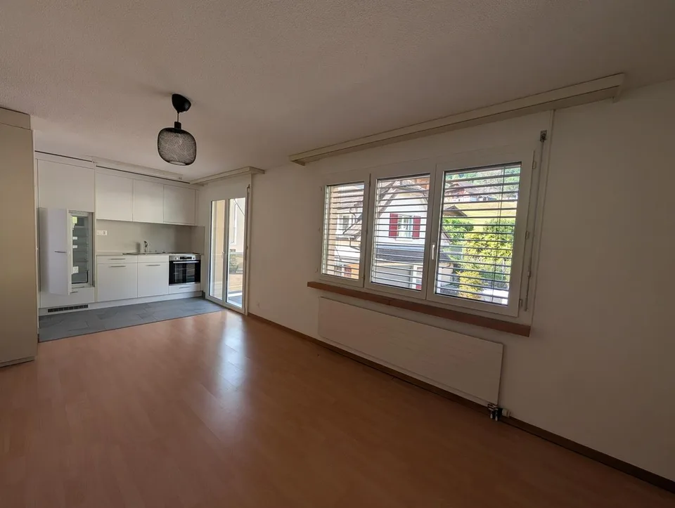 Zu vermieten: 1.5 Zimmerwohnung im 1. OG