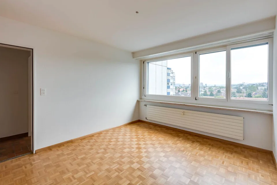 Grosszügige, lichtdurchflutete Wohnung an zentraler Lage