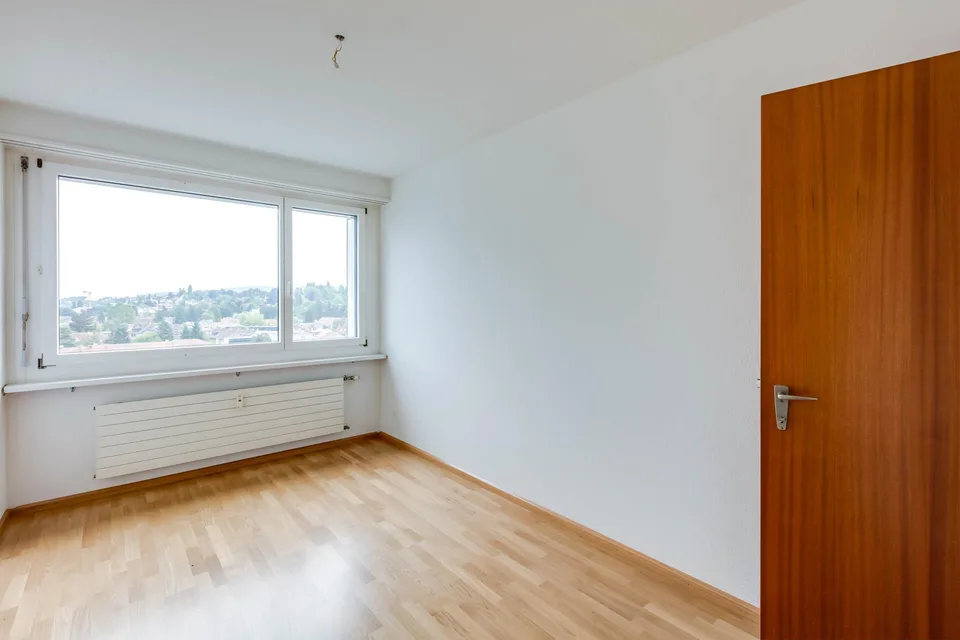 Grosszügige, lichtdurchflutete Wohnung an zentraler Lage