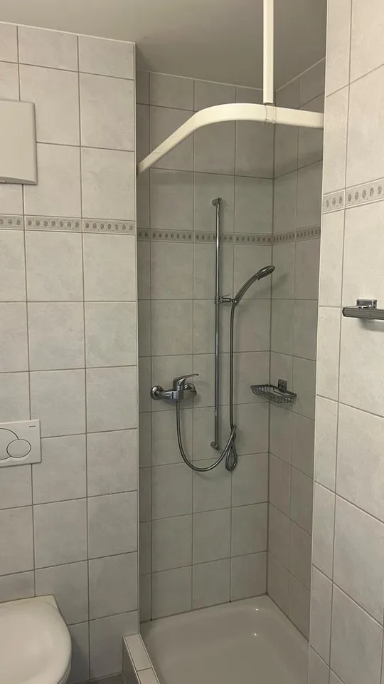 Helle 3.5-Zimmerwohnung mit Gartensitzplatz und Wintergarten – Foto 9 von 11