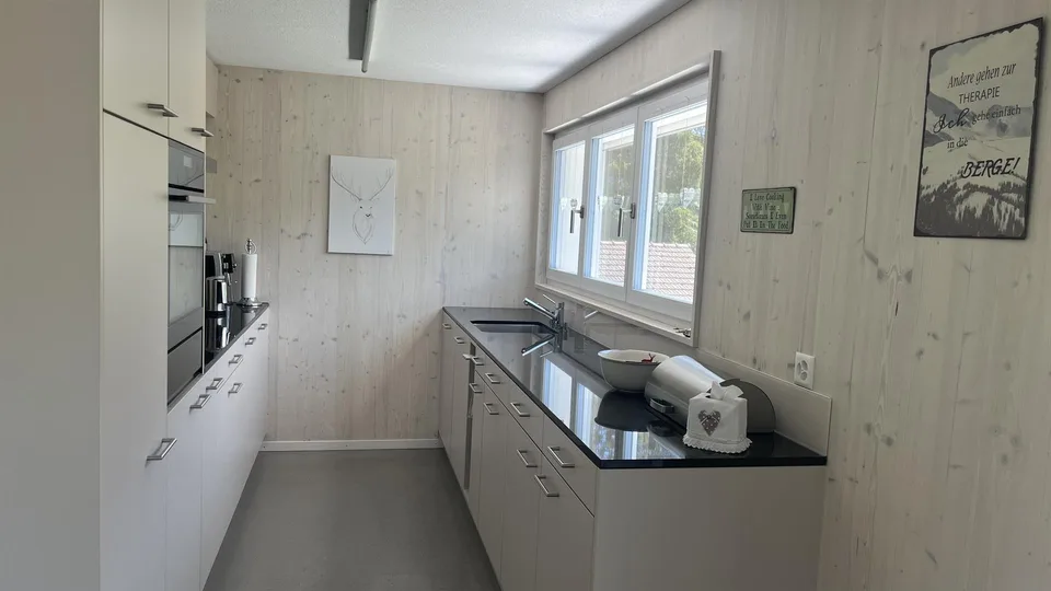 Helle 3.5 Zimmer Ferien-Wohnung zur Dauermiete an der Talstation