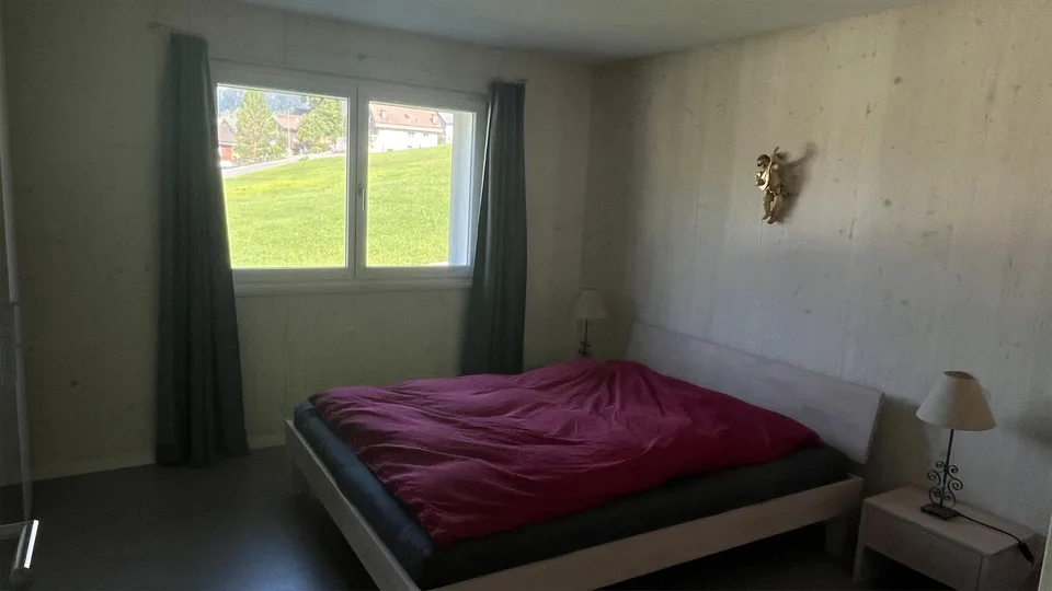 Helle 3.5 Zimmer Ferien-Wohnung zur Dauermiete an der Talstation