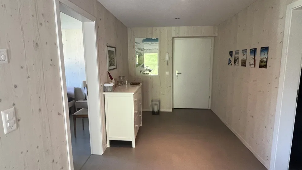 Helle 3.5 Zimmer Ferien-Wohnung zur Dauermiete an der Talstation