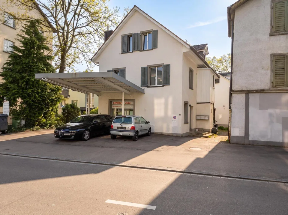 Frisch renoviert mit privatem Waschturm und exzellenter ÖV-Anbindun...