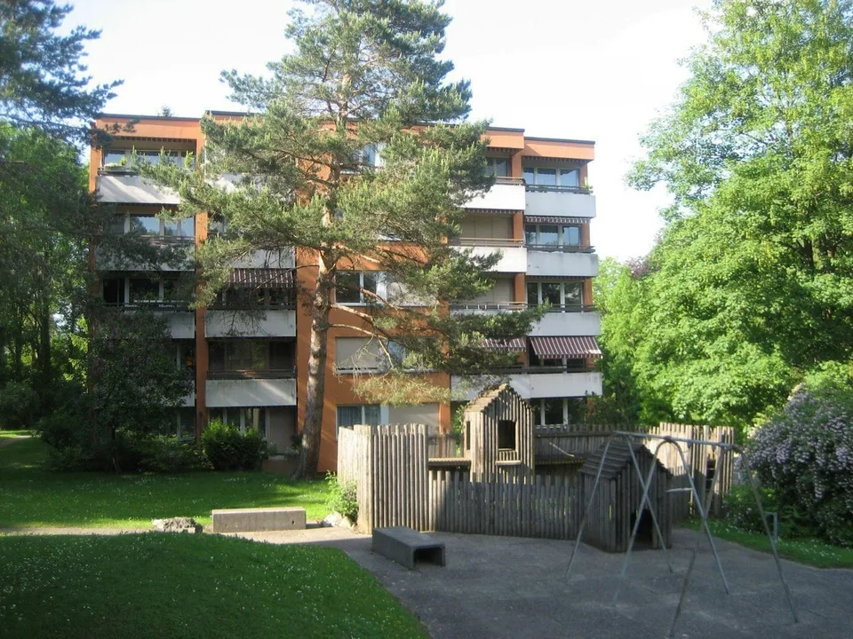 Helle 1-Zimmer-Wohnung  frisch gestrichen, mit neuem Boden und Balk...