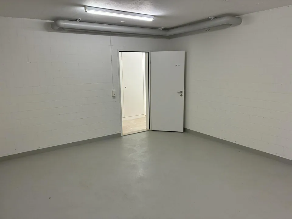 Hobby-/Bastelraum in Kloten per sofort oder nach Vereinbarung zu ve...