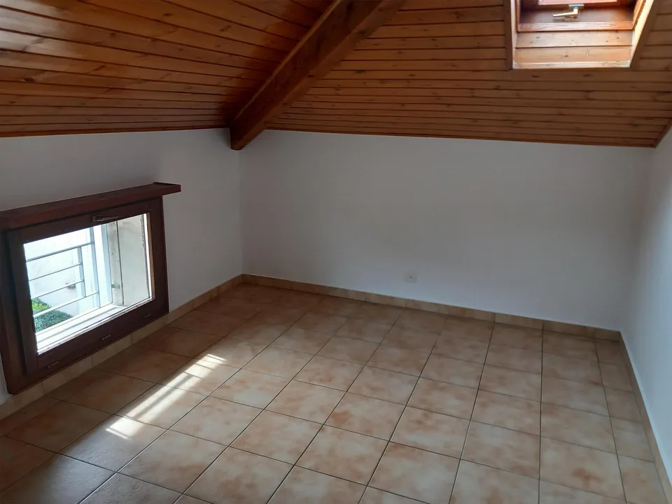 Mendrisio – Ligornetto | 4.5 locali mansardato con travi a vista