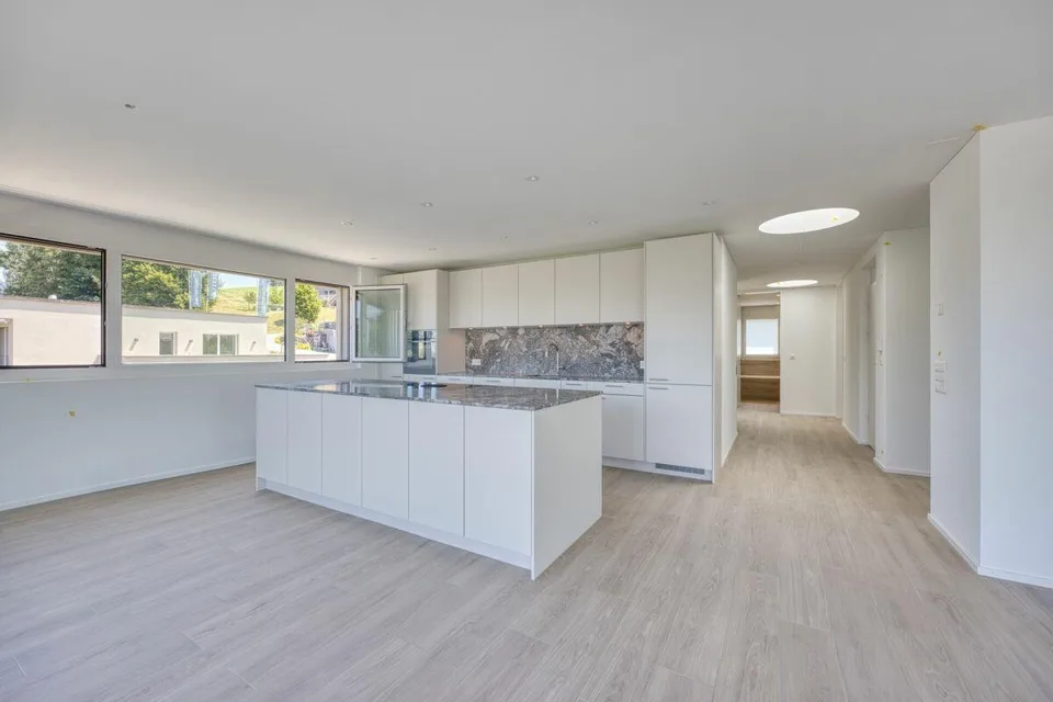 NEUBAU - Exklusive 4.5-Zimmer-Attikawohnung mit grosszügiger Terrasse und wunderschöner Aussicht