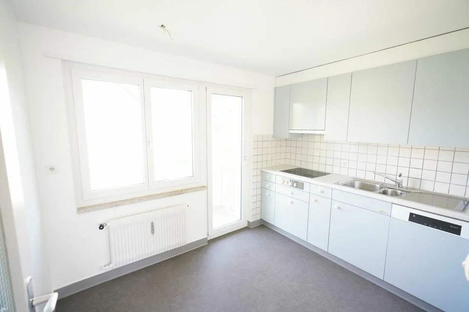 Charmante, helle und renovierte 3.5-Zimmer-Wohnung im 3. OG mit son...