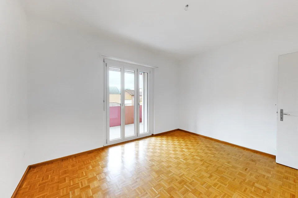 Elegant, bright and renovated with castle view
