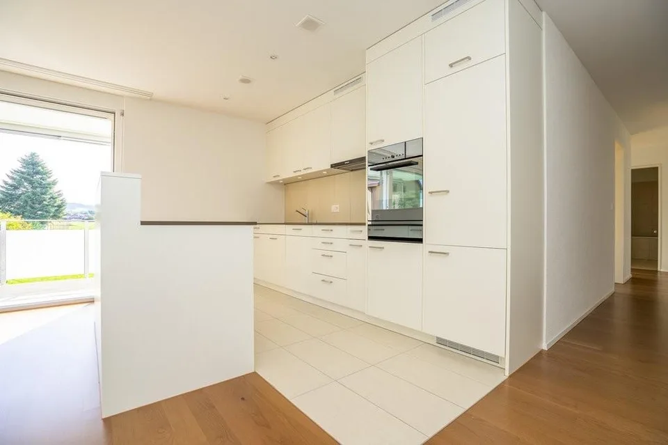 Appartement moderne 3 pièces avec tour de lavage privé