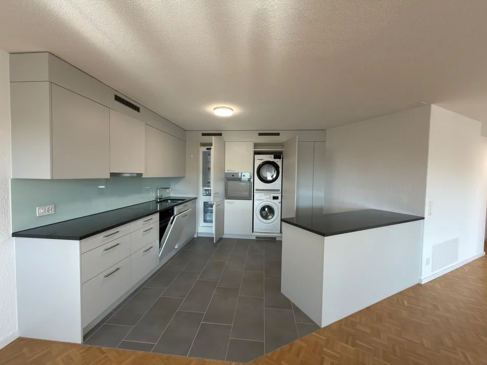 Moderne 4.5-Zimmer-Wohnung / Superbe 4,5 pièces moderne