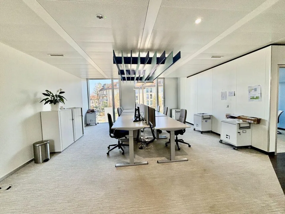 Grand plateau de bureaux de 850 m2 divisibles 450 m2 Gare CFF Morges !