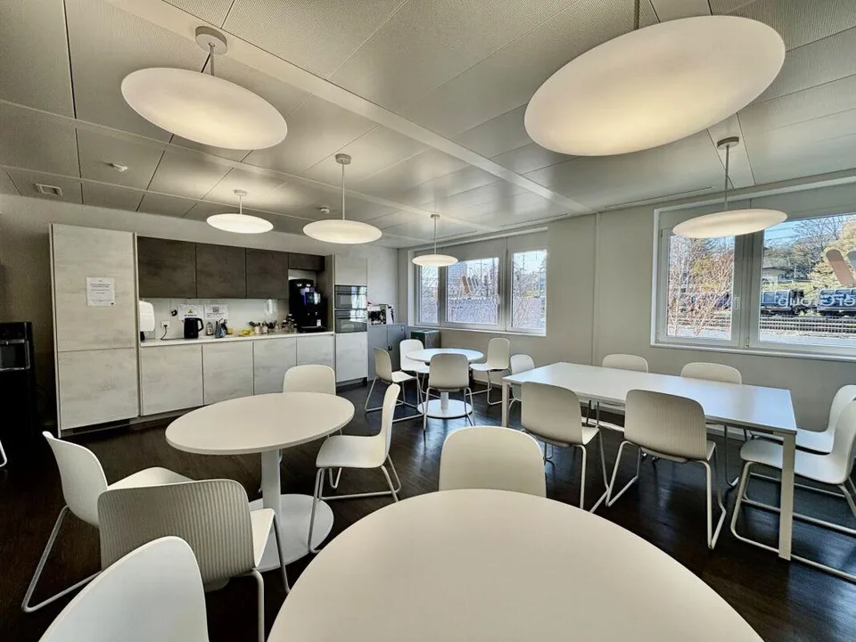 Grand plateau de bureaux de 850 m2 divisibles 450 m2 Gare CFF Morges !